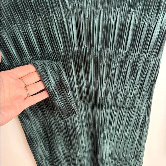 Zara Pleated Maxi Dress Green Long Sleeve Sculptural Textured Size M - Picture 3 of 7